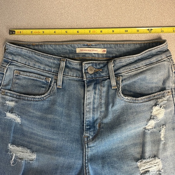 Levi’s 721 high rise distressed skinny jeans - Picture 6 of 7